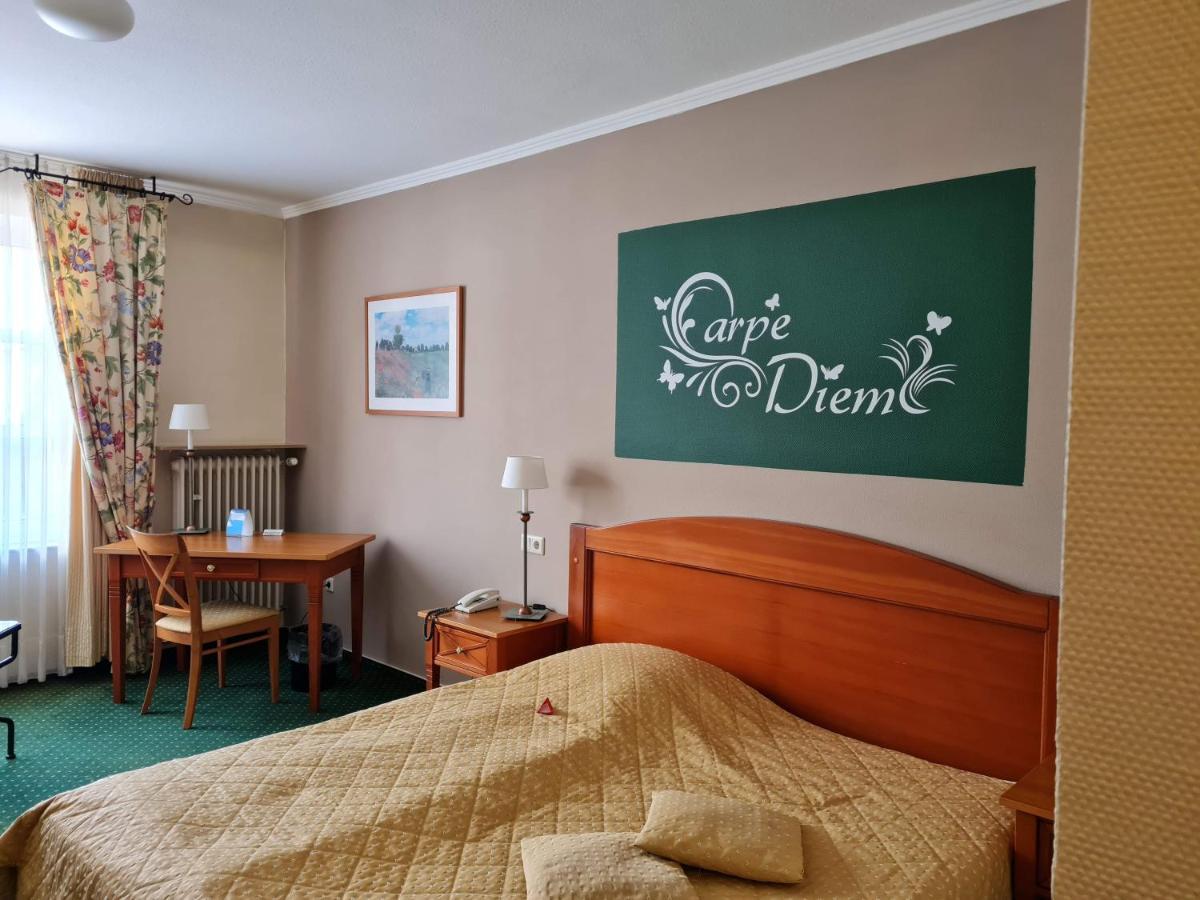 Hotel Zur Post Waldbreitbach Екстер'єр фото
