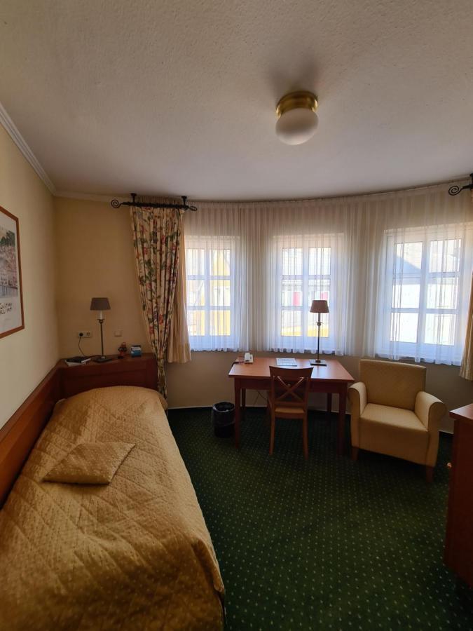 Hotel Zur Post Waldbreitbach Екстер'єр фото