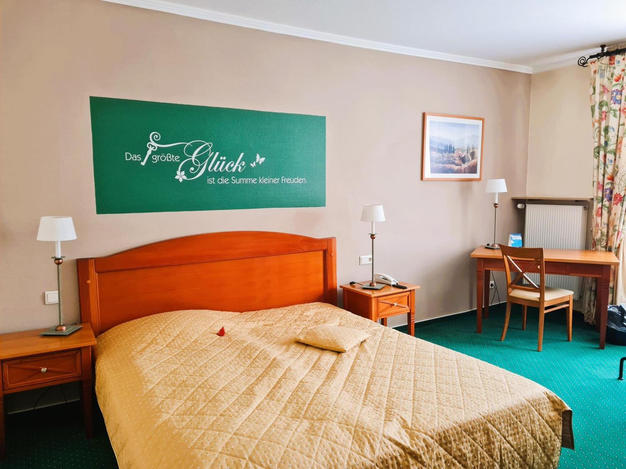 Hotel Zur Post Waldbreitbach Екстер'єр фото
