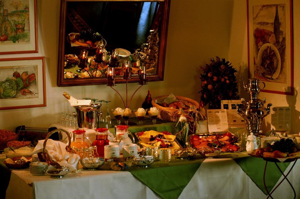 Hotel Zur Post Waldbreitbach Екстер'єр фото