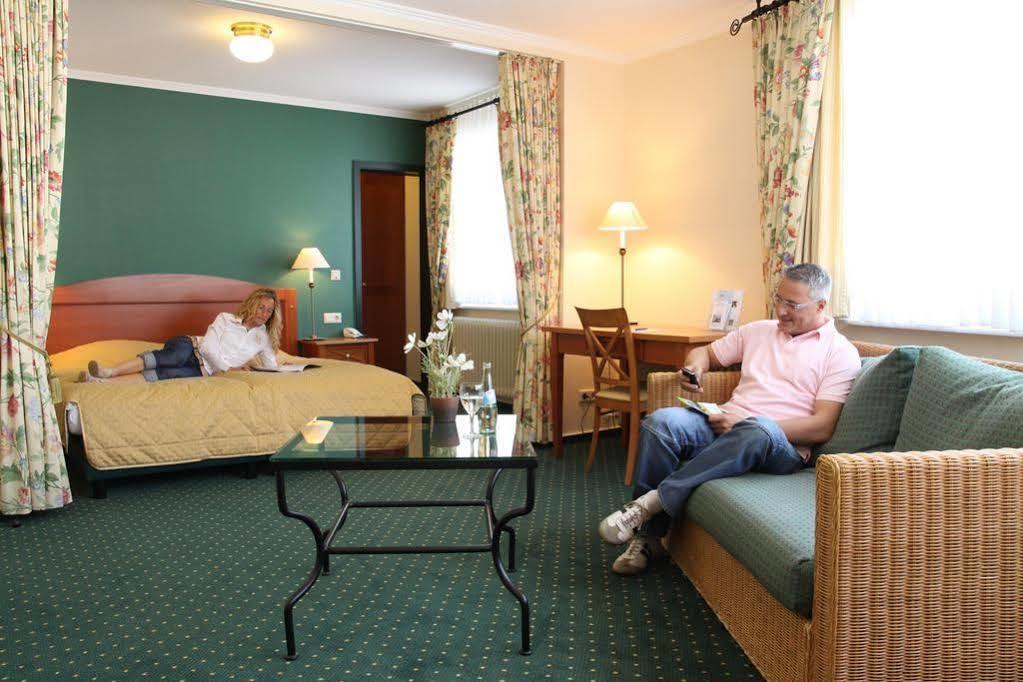 Hotel Zur Post Waldbreitbach Екстер'єр фото