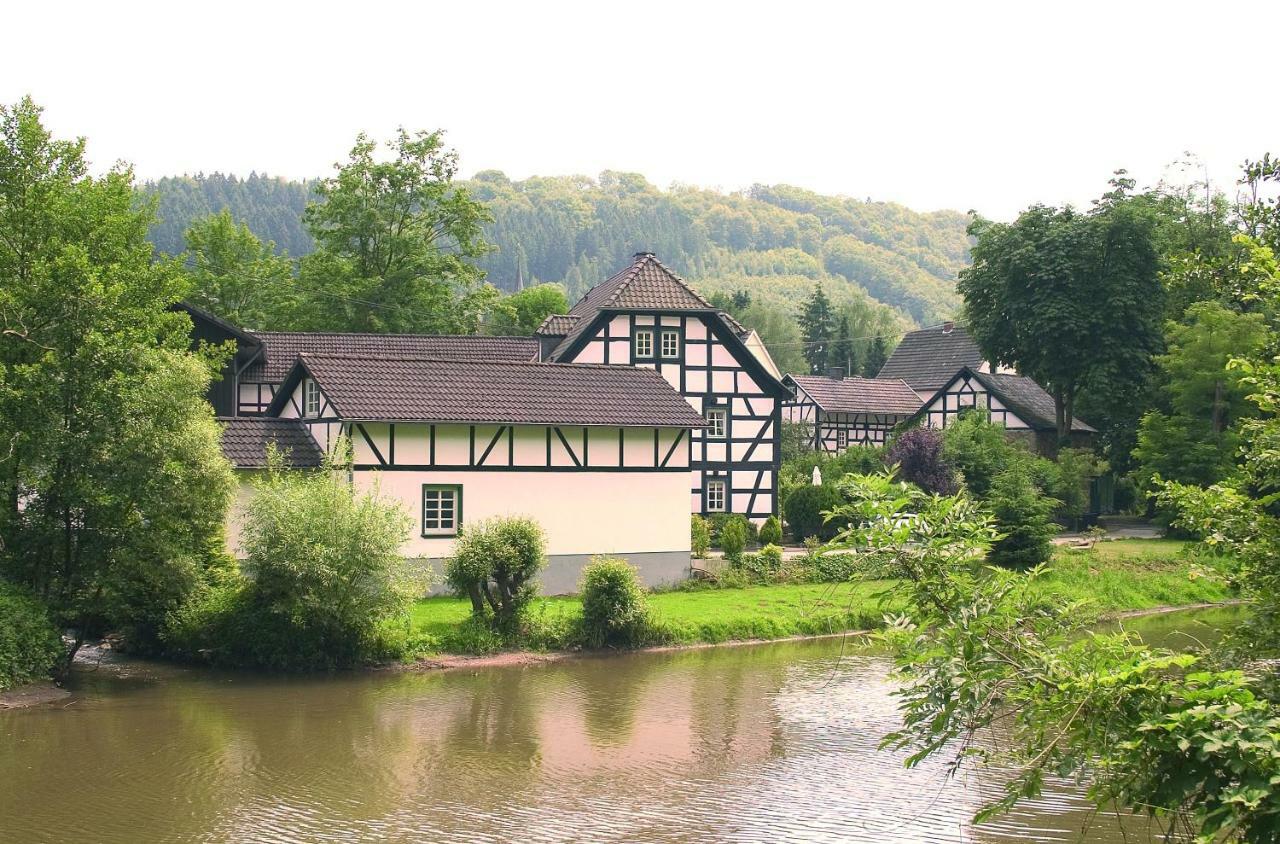 Hotel Zur Post Waldbreitbach Екстер'єр фото